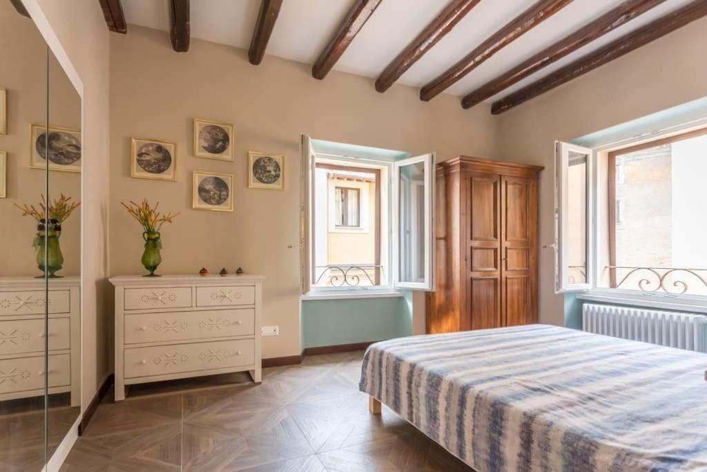 Апартаменти Frangipane 31 Monti Terrace Рим Екстер'єр фото